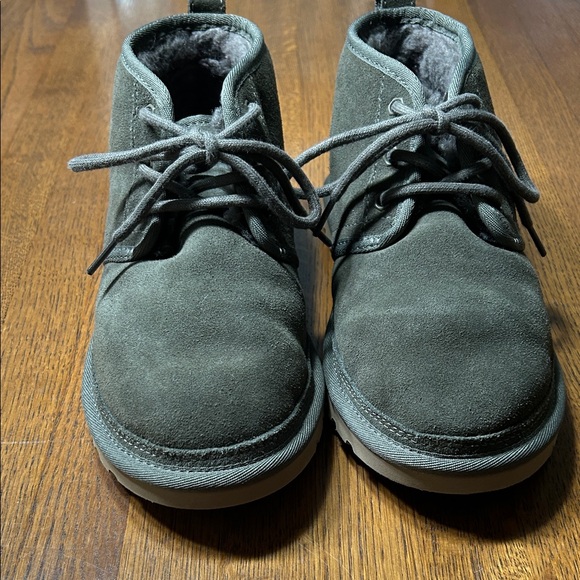 UGG Women’s Neumel Taupe Suede Chukka Boots Size 7 - Picture 2 of 12